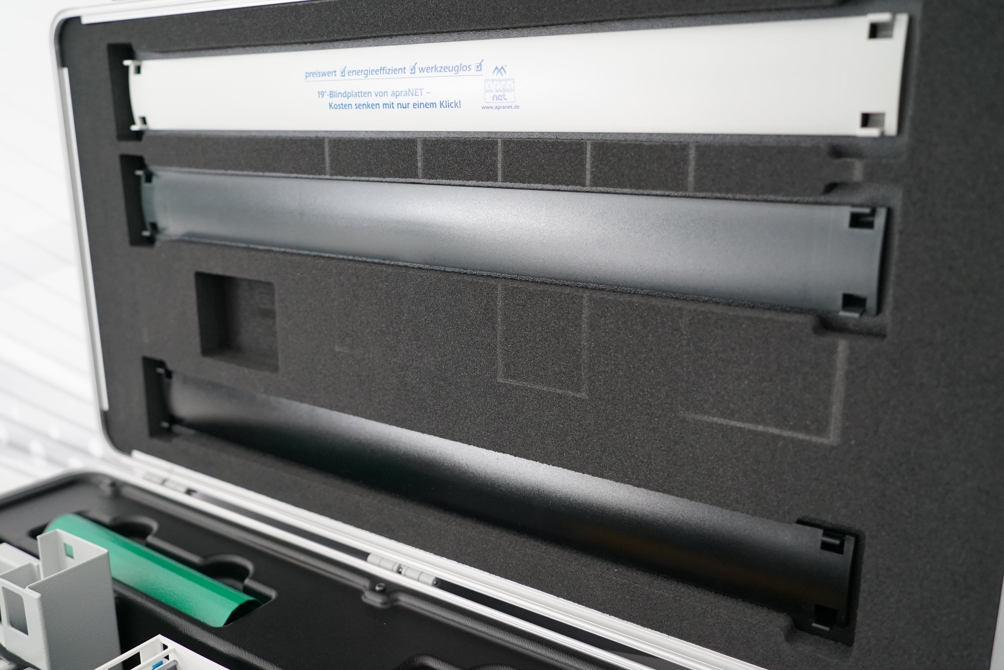 Die perfekte Begleitung für Messen oder Kundenbesuche. Mit unseren Koffern können Sie Muster leicht und sicher transportieren. Lassen Sie uns jetzt gemeinsam Ihre Lösung entwickeln!